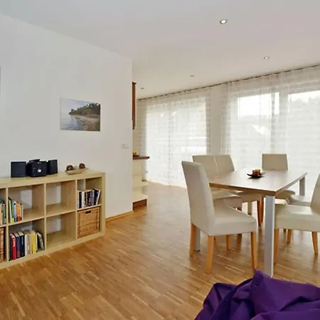 Lejonet Comfortable * Glowe